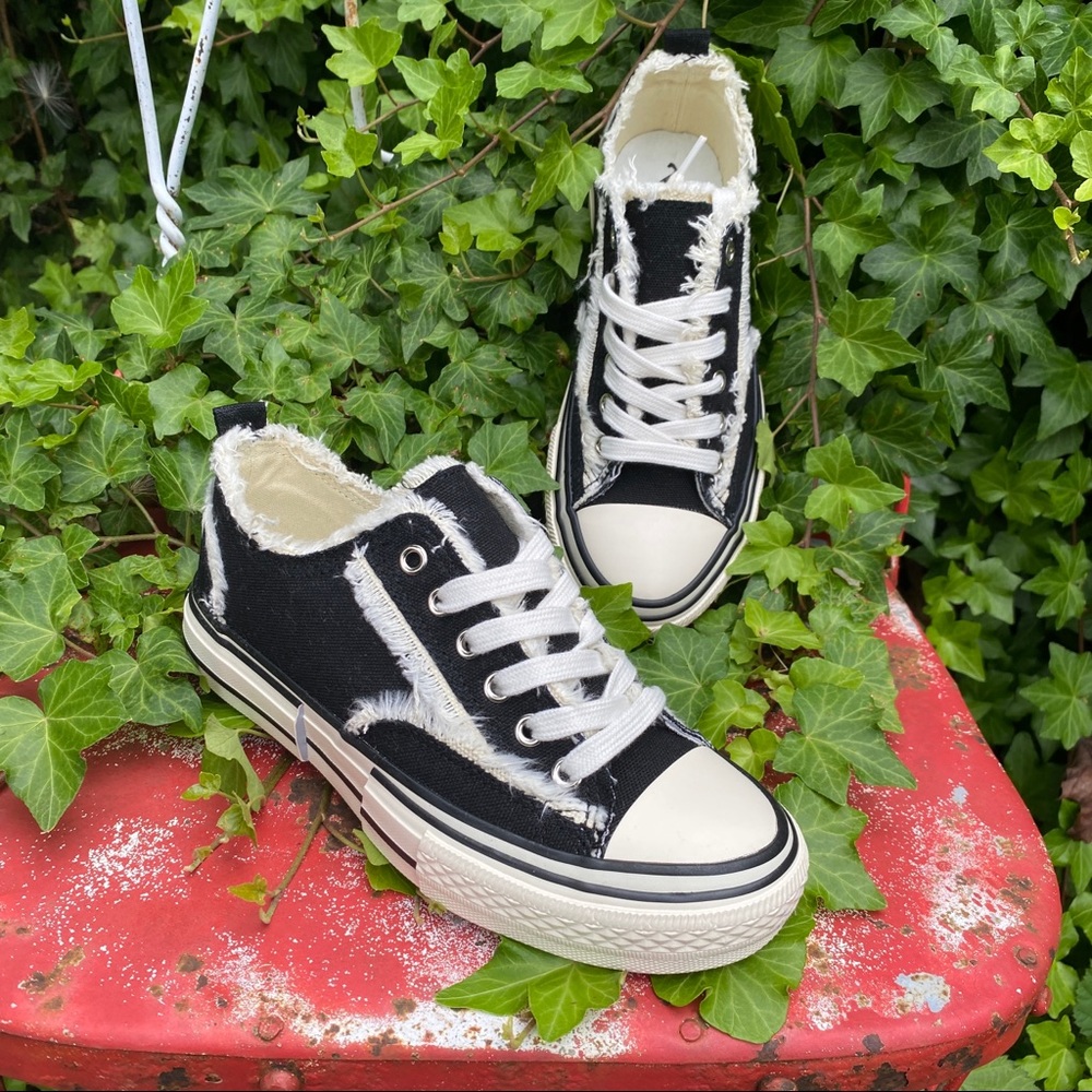 New Very G Black Dako Sneaker